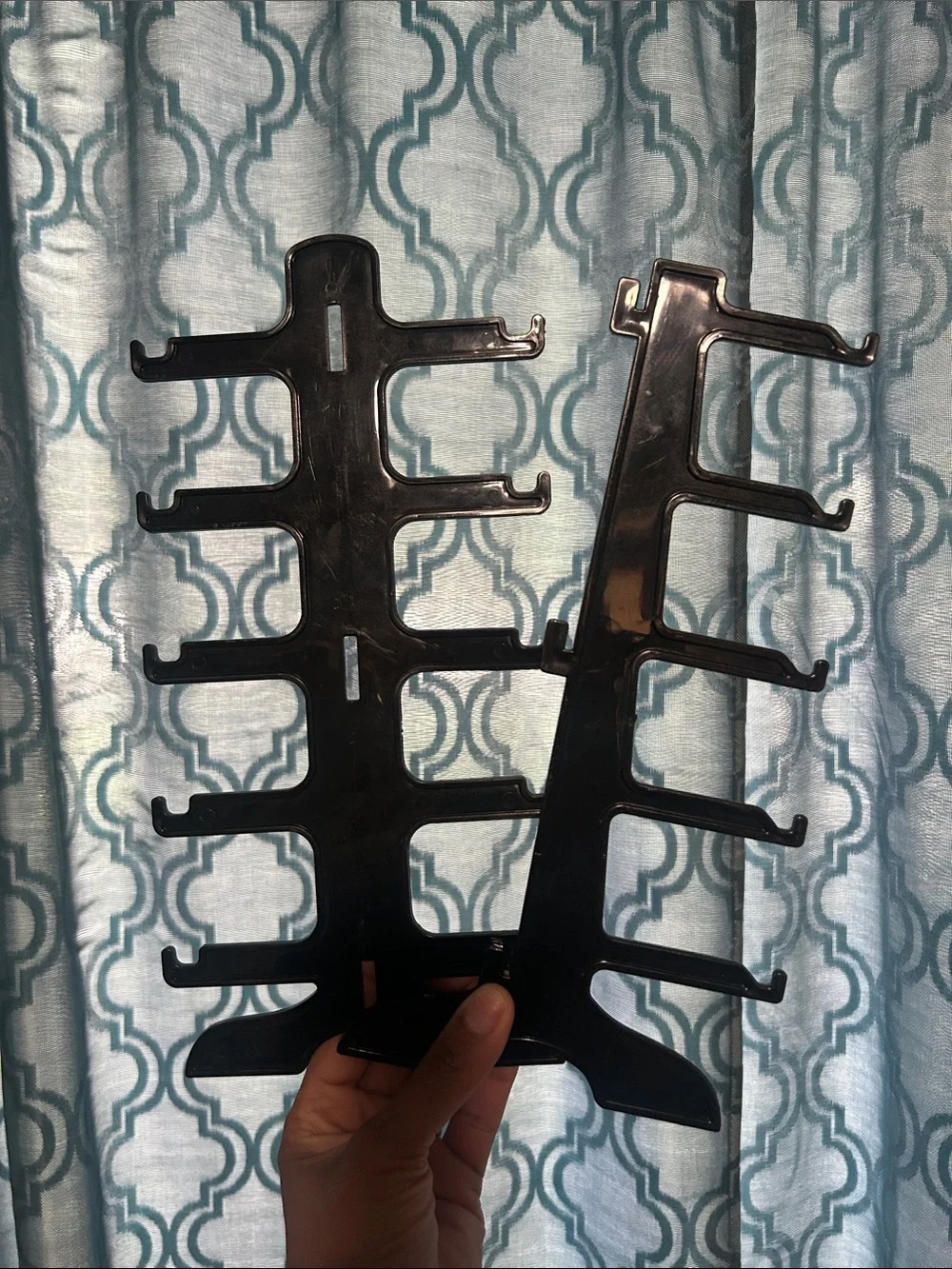 Black sunglasses Stand